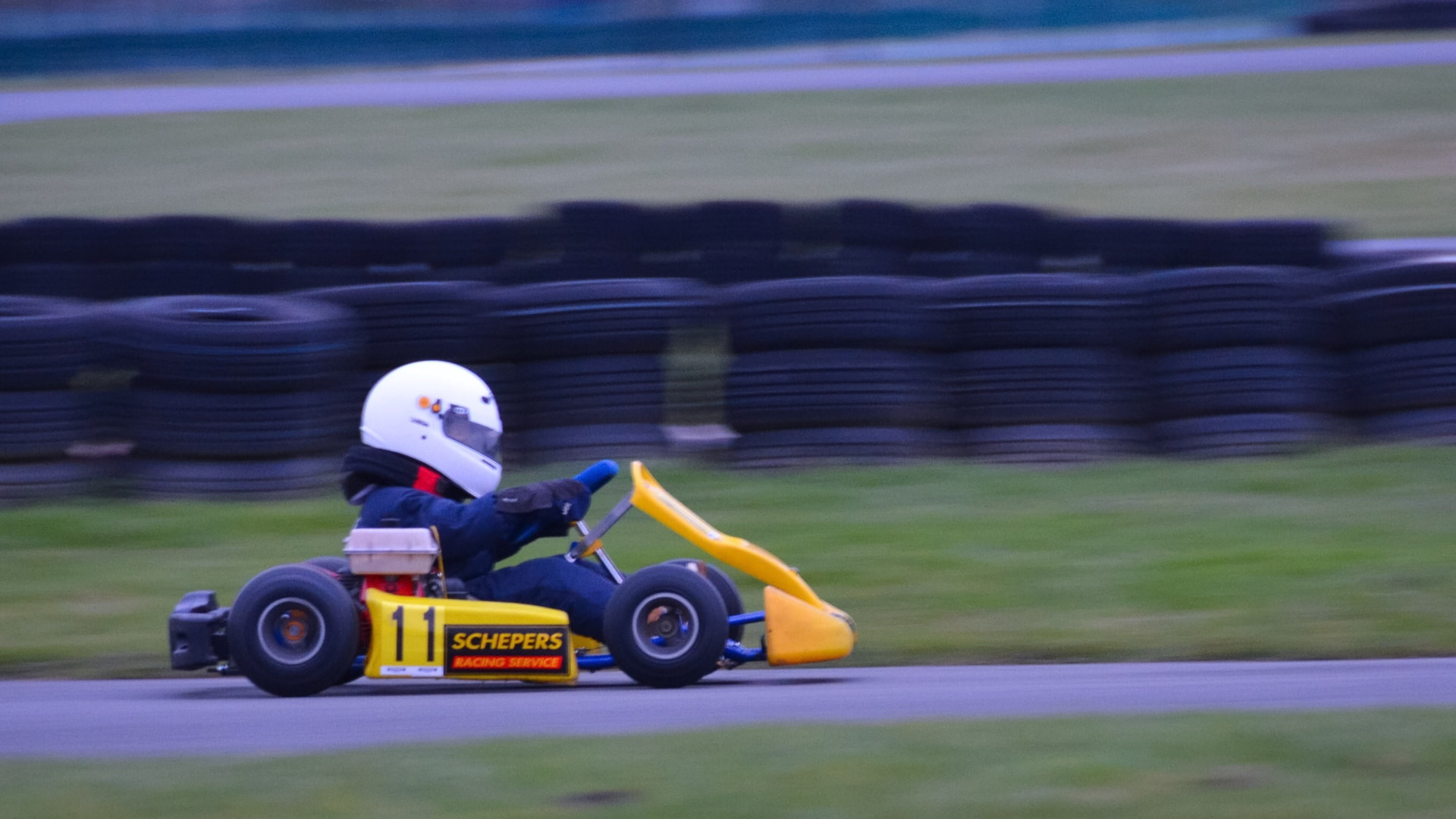 Gilles in the yellow kart 11